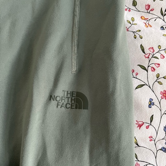 The North face Women’s legging - size L - - Picture 2 of 3